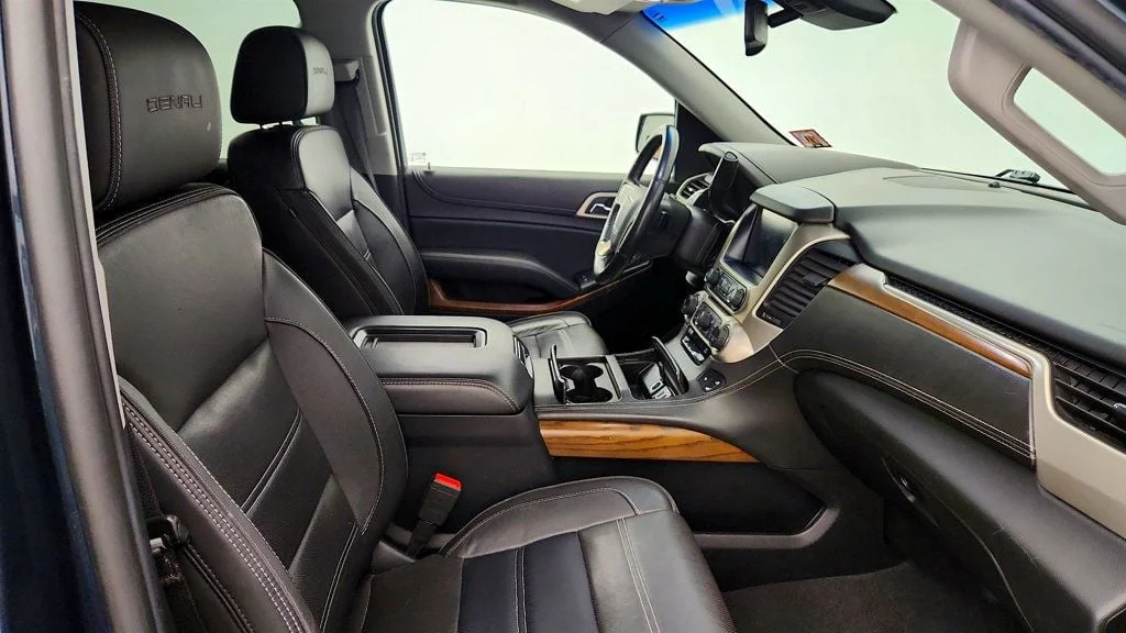 Used 2020 Dark Sky Metallic GMC 4WD 4dr Denali image 26