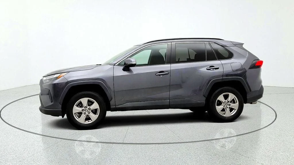 Used 2022 Magnetic Gray Metallic Toyota XLE AWD image 8