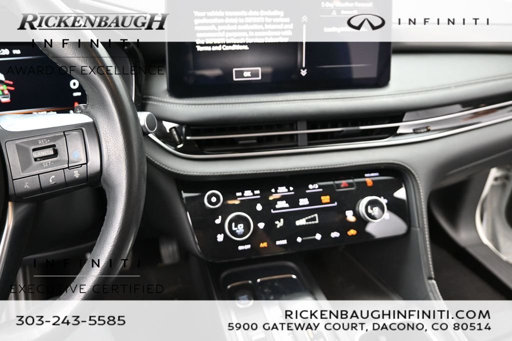 Certified Used 2023 White INFINITI LUXE image 19