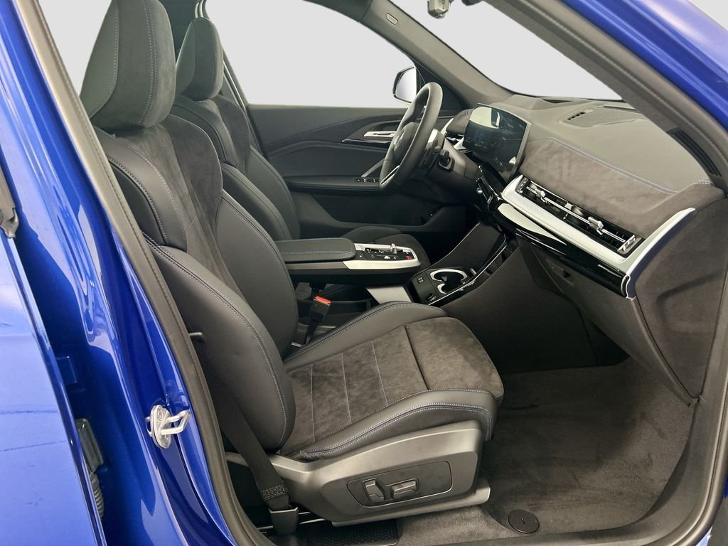 New 2026 Blue Metallic BMW xDrive28i image 19