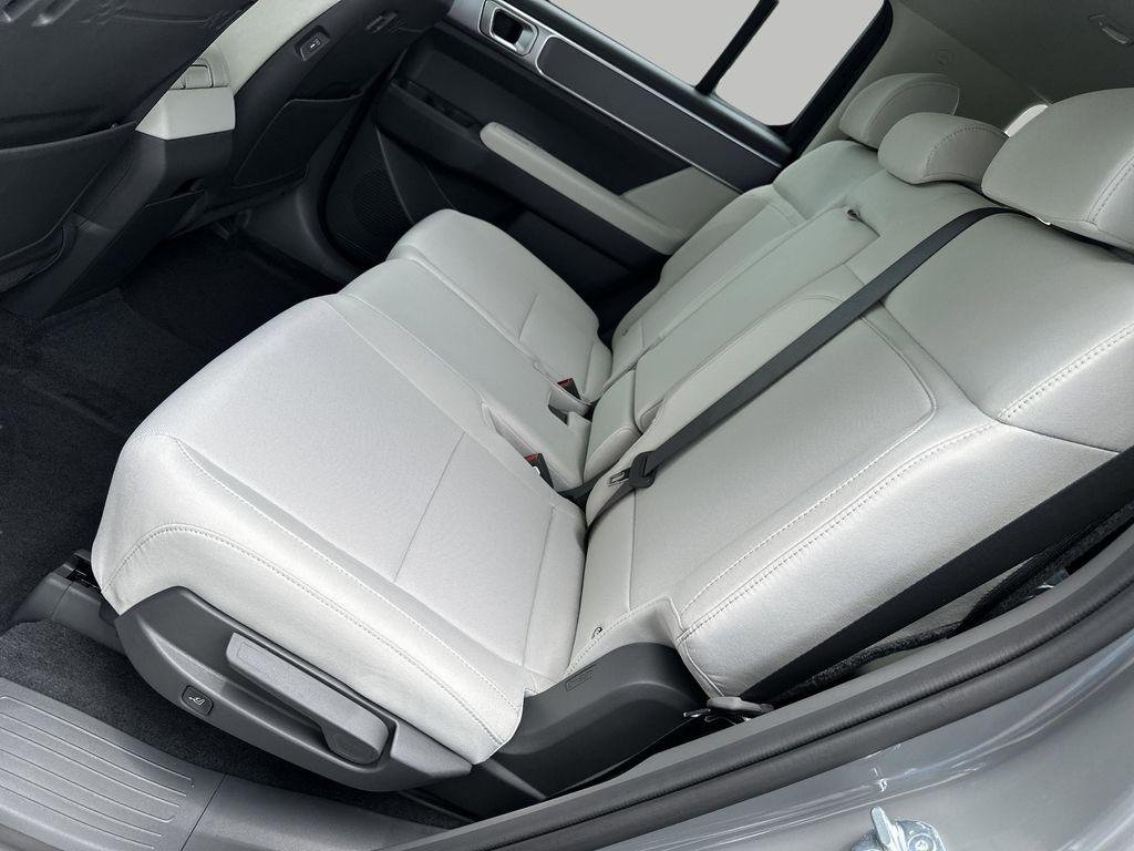 New 2026 Hampton Gray Hyundai SE FWD image 21
