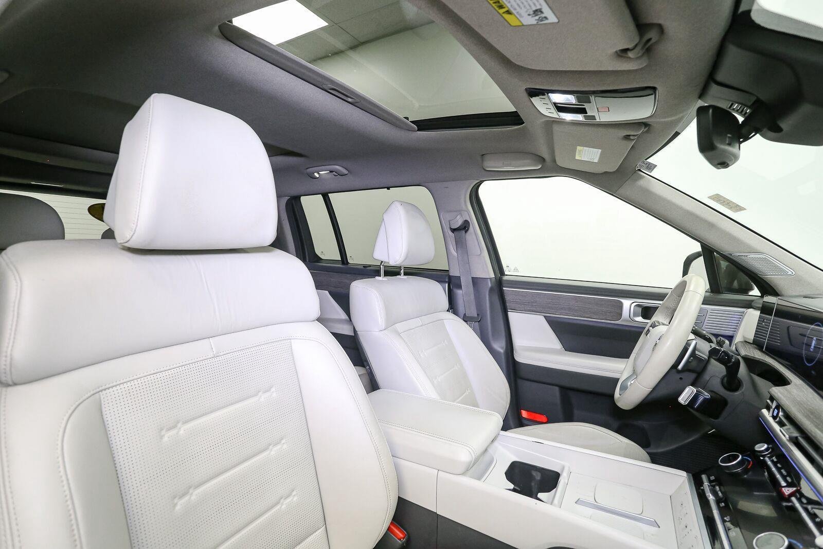 Used 2024 Rockwood Green Hyundai Limited image 19