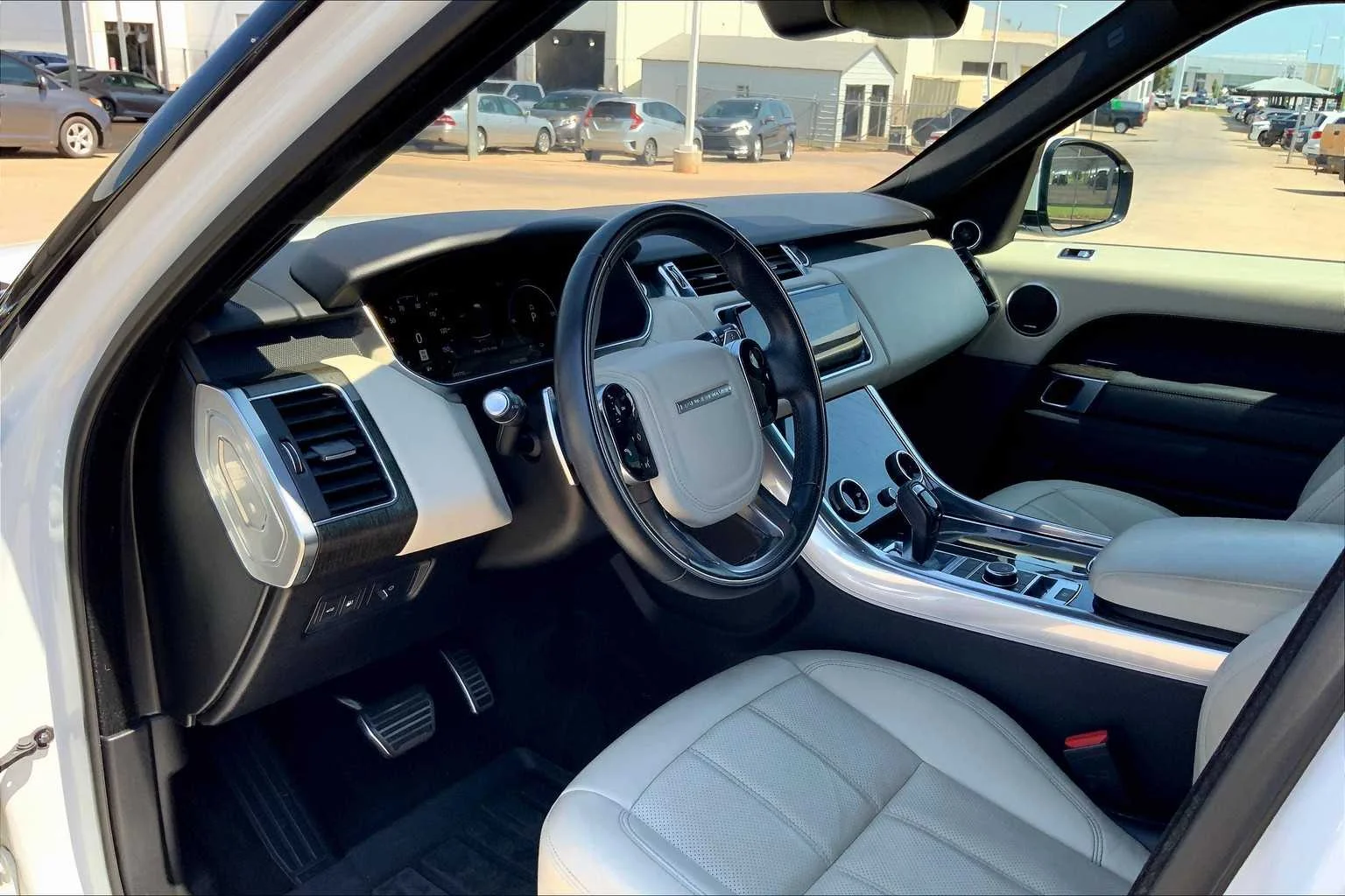 Used 2021 Fuji White Land Rover HSE Silver Edition image 34