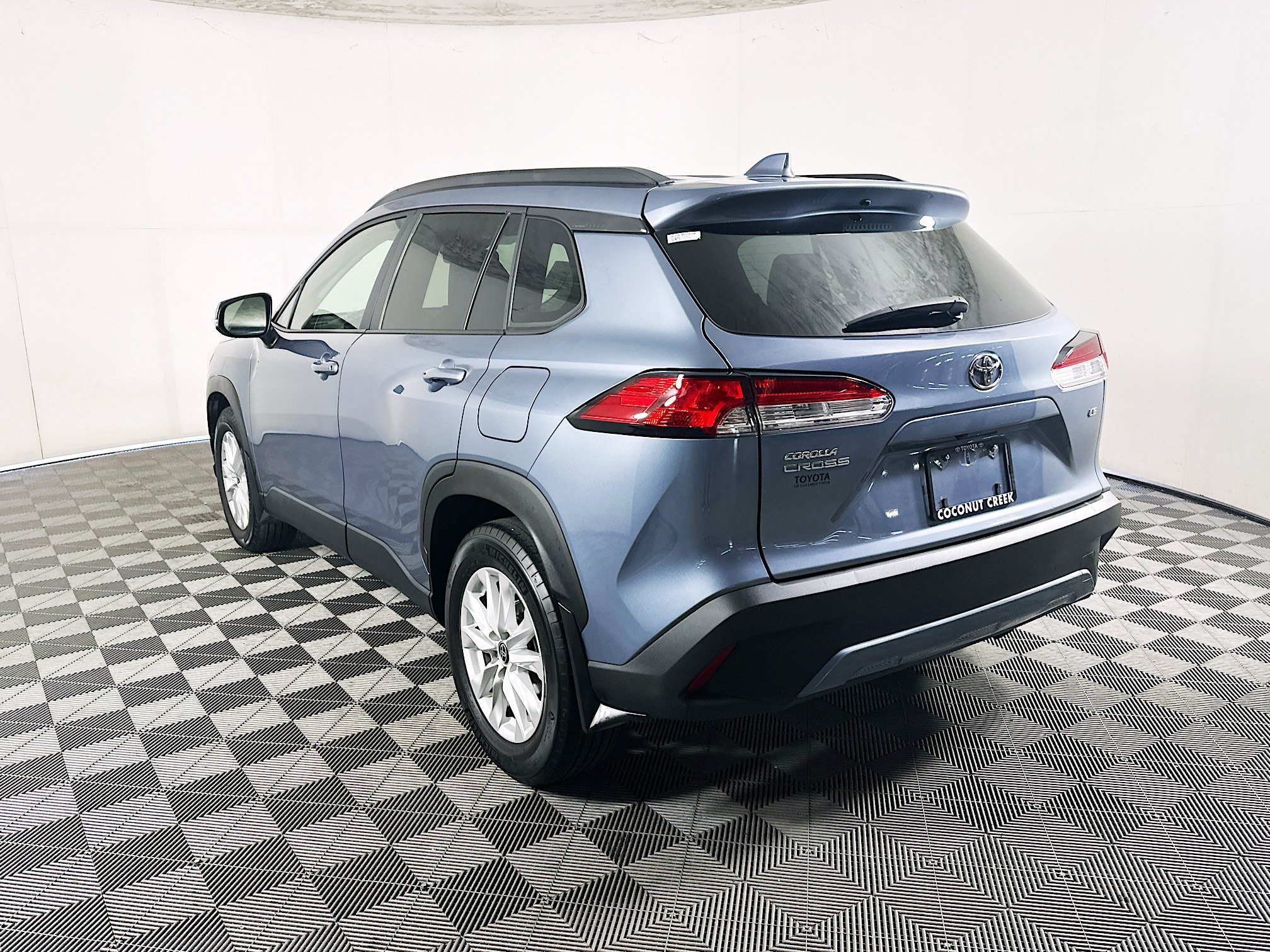 Used 2023 Celestite Toyota LE image 5