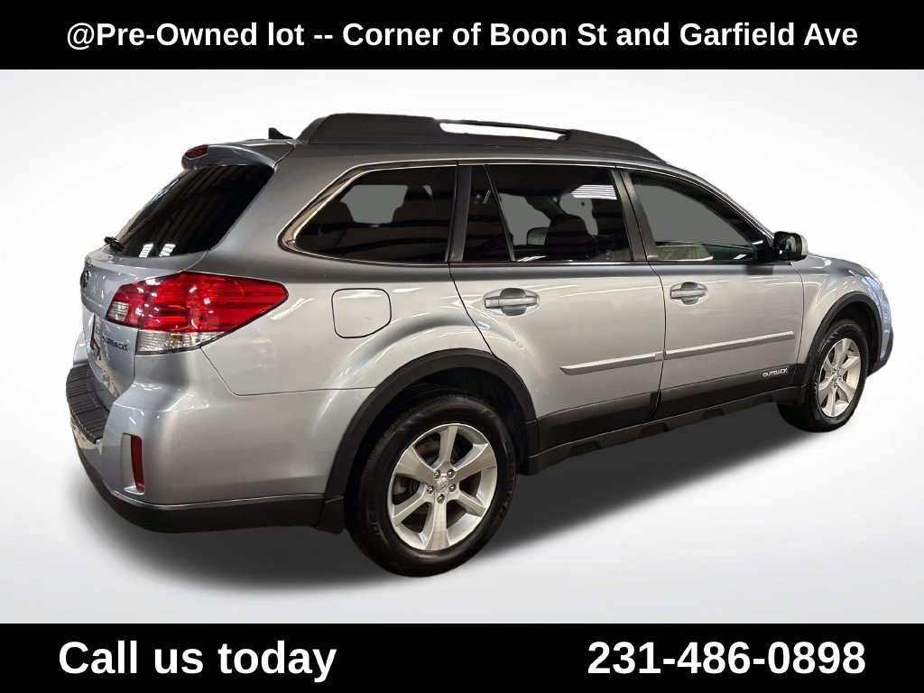 Used 2014 Silver Subaru 2.5i image 5