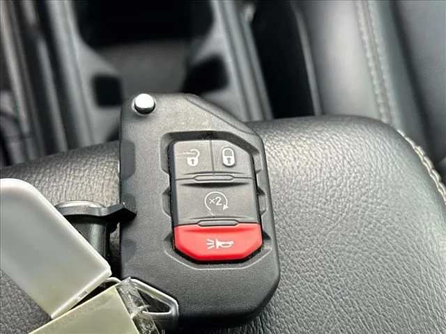 Used 2022 Blue Jeep Overland image 31