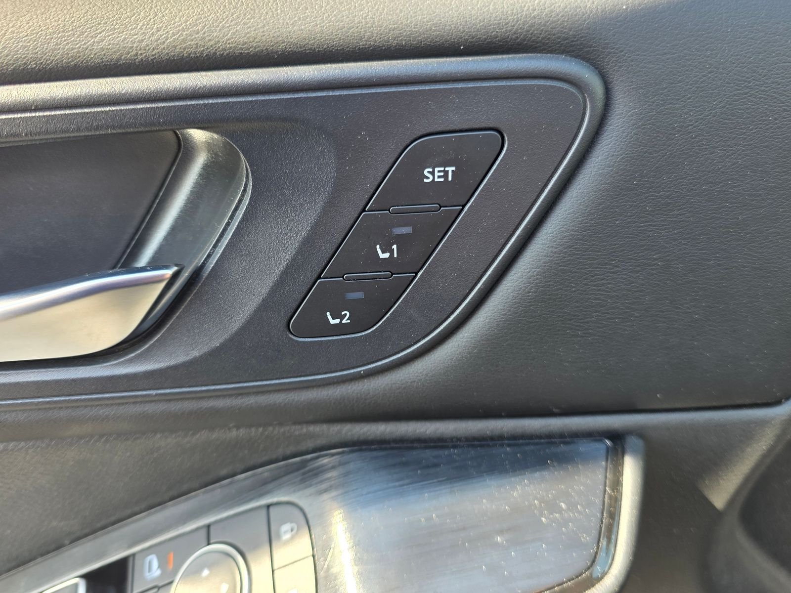 Used 2023 Gray Nissan SL image 27