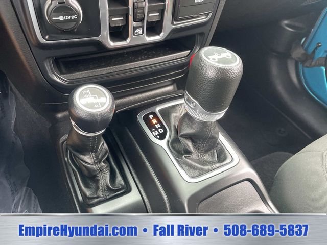 Used 2019 Bikini Pearlcoat Jeep Unlimited Sport S image 24