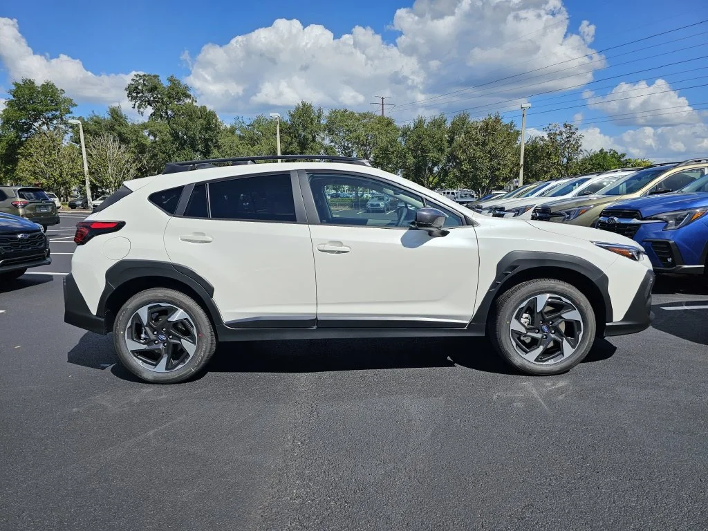 New 2027 CRYSTAL WHITE PEARL Subaru Limited image 2