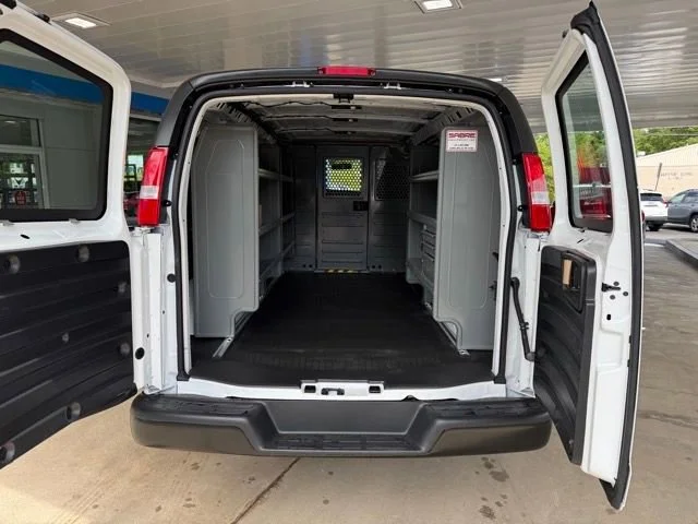 2025 Chevrolet Express Cargo Work Van - Photo 11