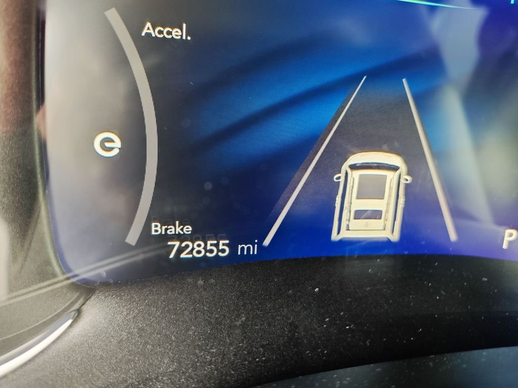 Used 2023 White Chrysler Touring L image 19