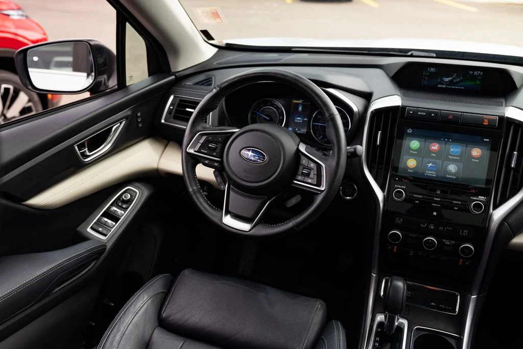 Used 2019 Silver Subaru Limited image 9