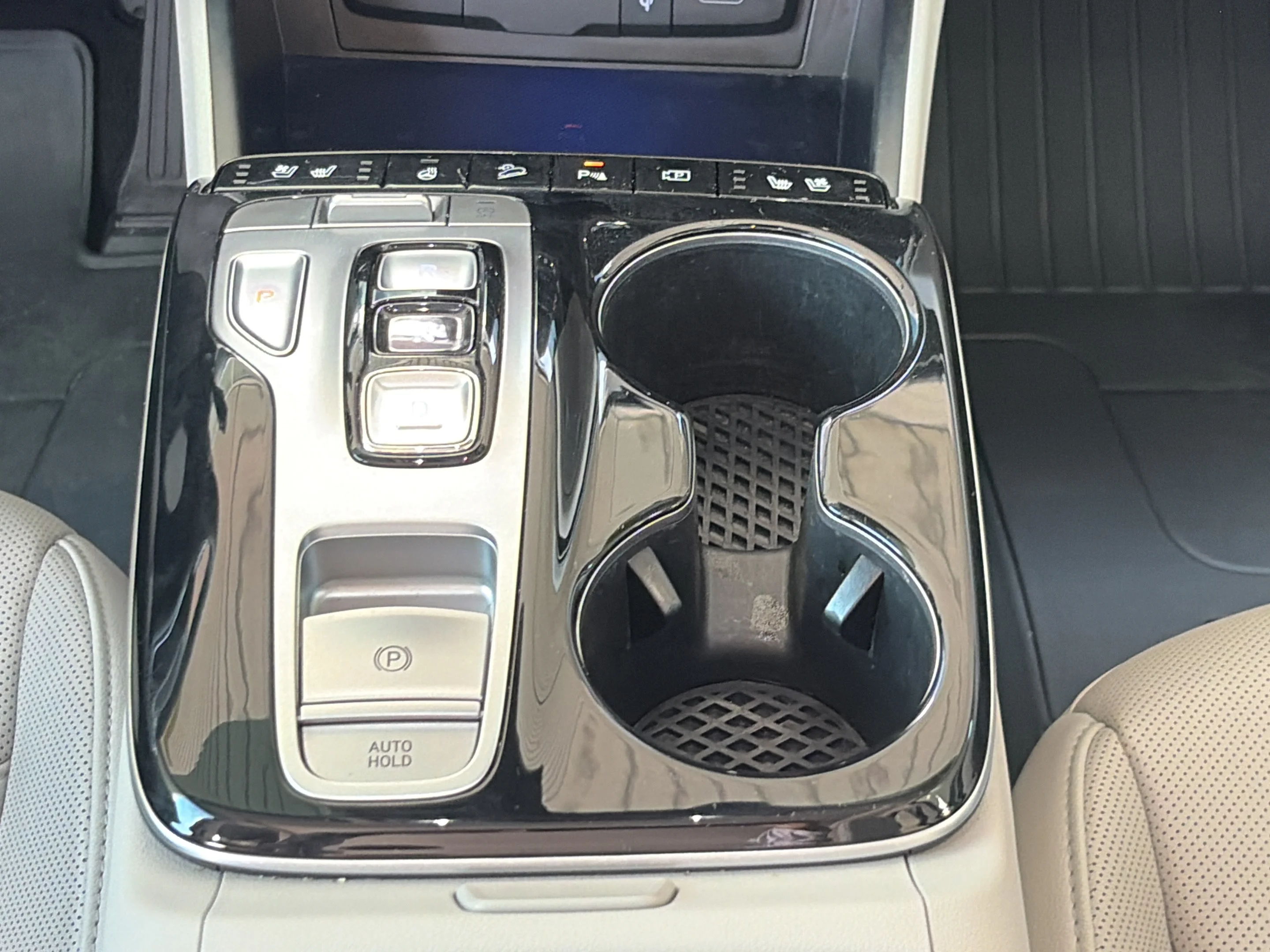 Used 2024 White Pearl Hyundai Limited image 15