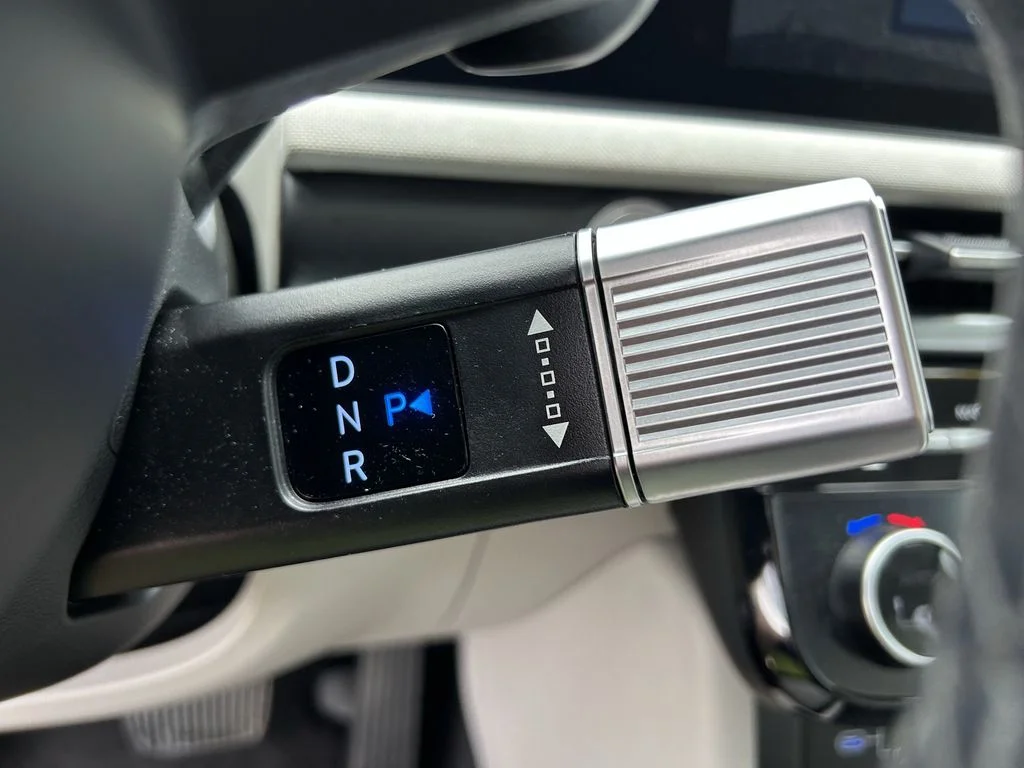 Used 2025 Blue Hyundai Limited image 30