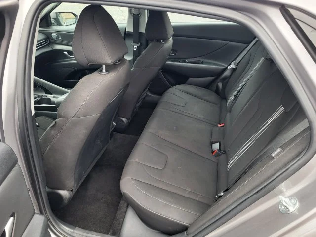 Used 2025 Silver Hyundai SEL Convenience image 12