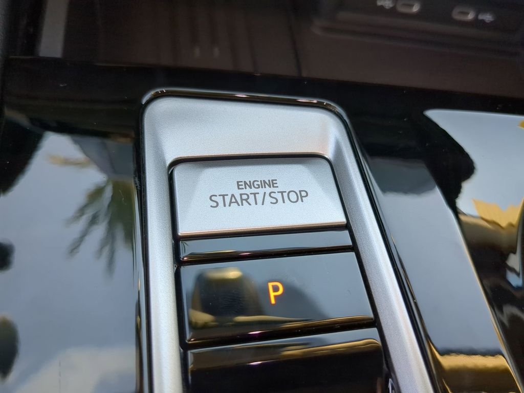 New 2026 Silver Volkswagen 2.0T SE w/Technology image 32