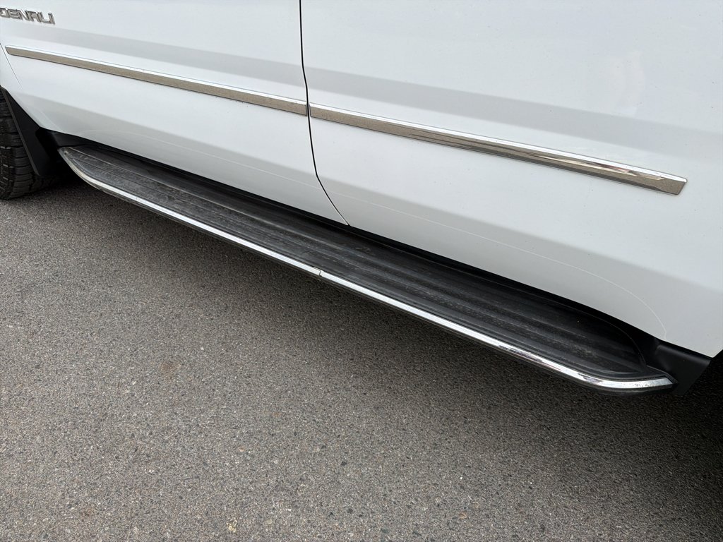Used 2019 Summit White GMC Denali image 10