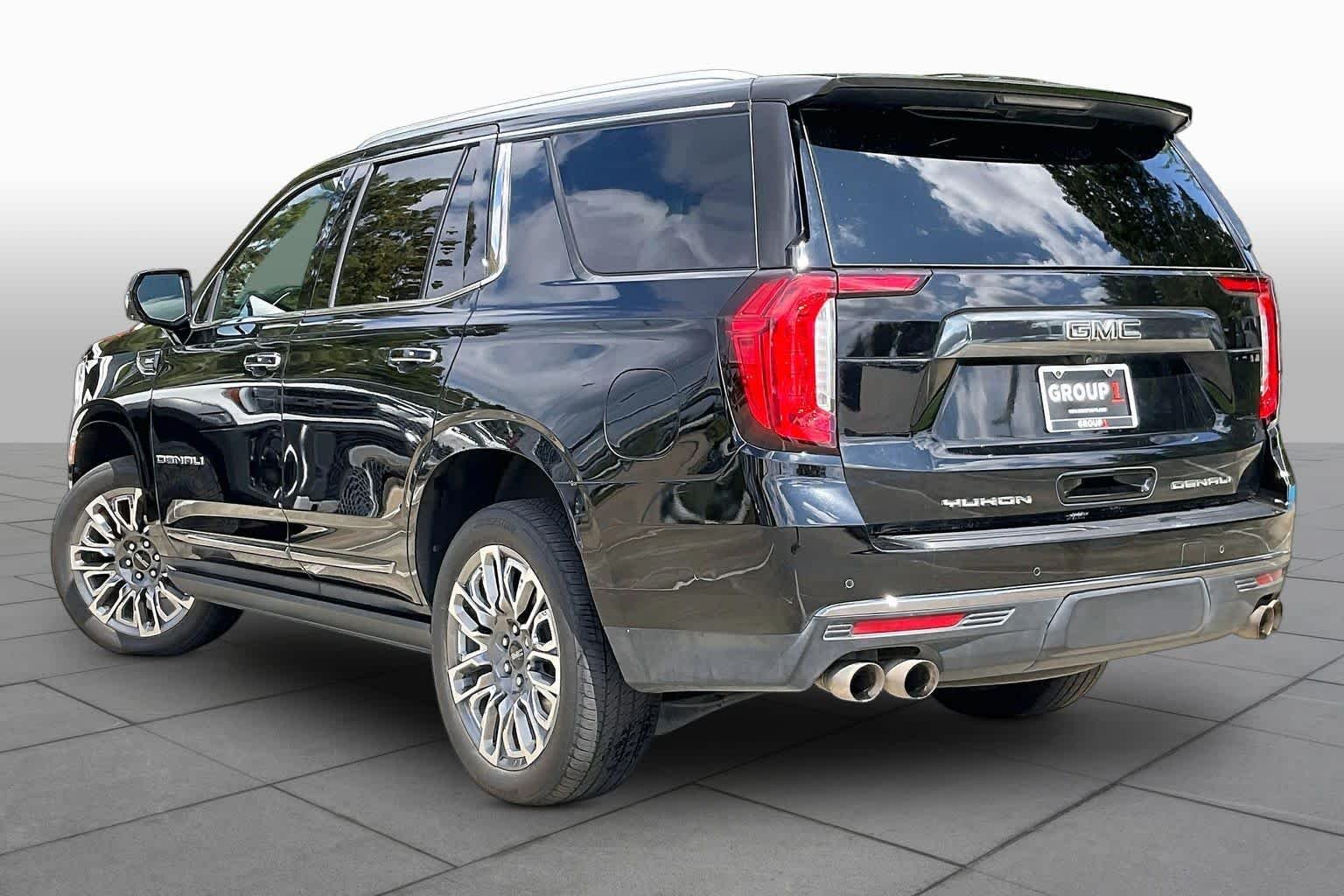 Used 2024 Onyx Black GMC Denali Ultimate image 11