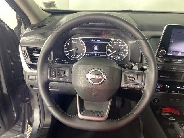 2025 Nissan Rogue SV - Photo 16