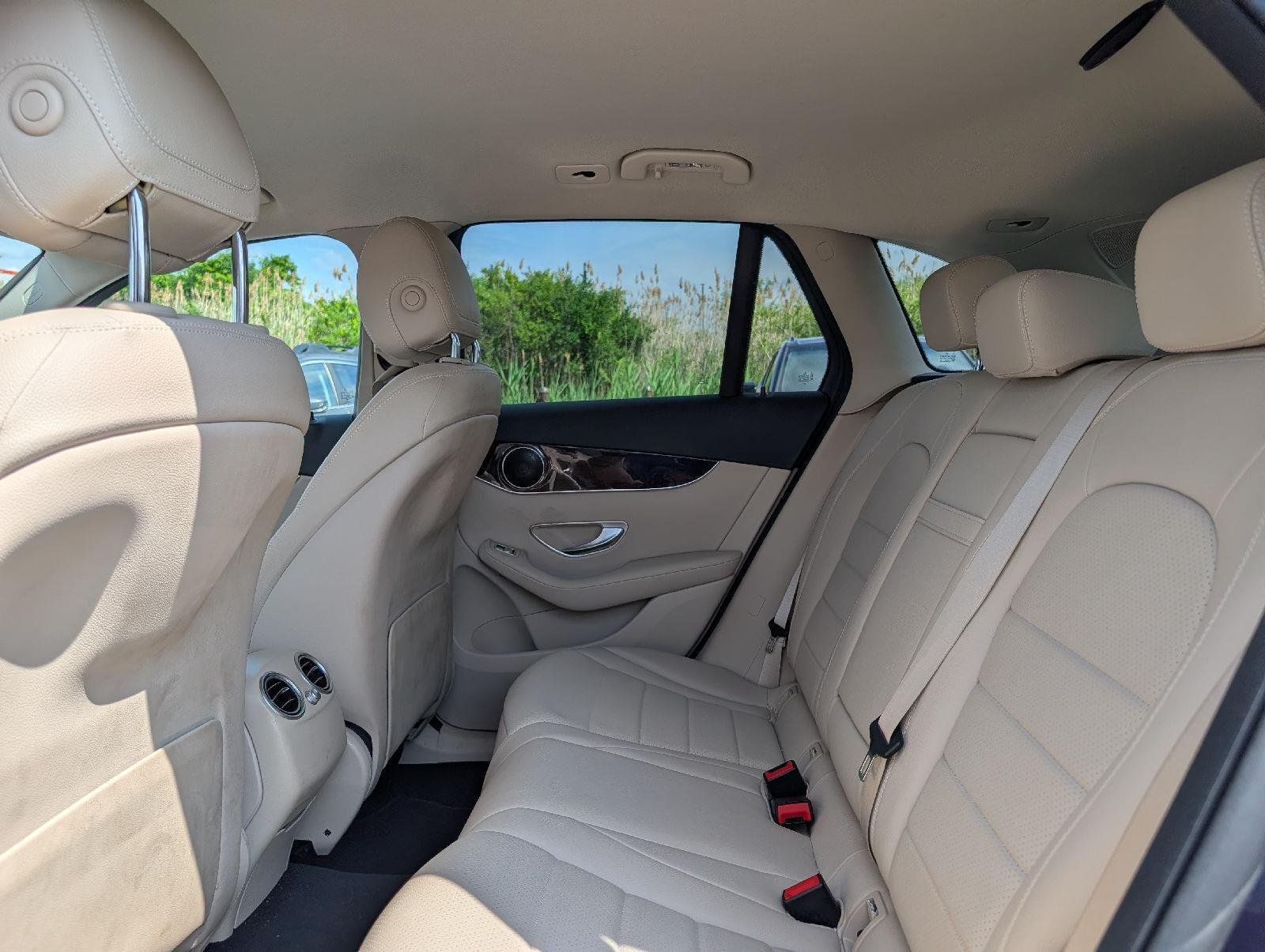 Used 2019 Lunar Blue Metallic Mercedes-Benz GLC 300 image 10