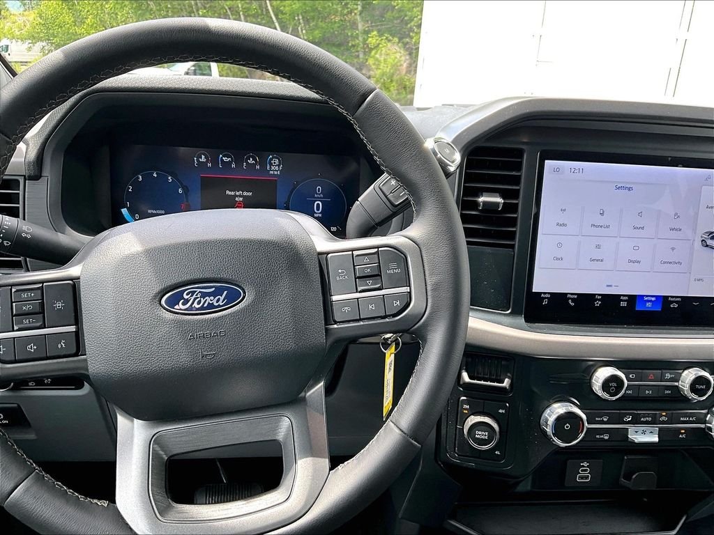 Used 2025 Black Ford XLT image 23
