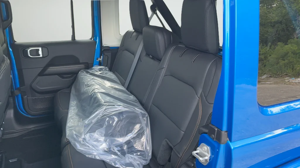 New 2026 Hydro Blue Pearl-Coat Exterior Paint Jeep Sahara image 20