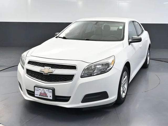 Used 2013 White Chevrolet LS image 8