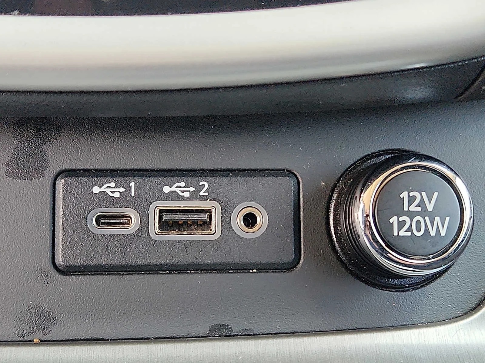 Used 2020 Red Nissan SV Intelligent AWD image 24