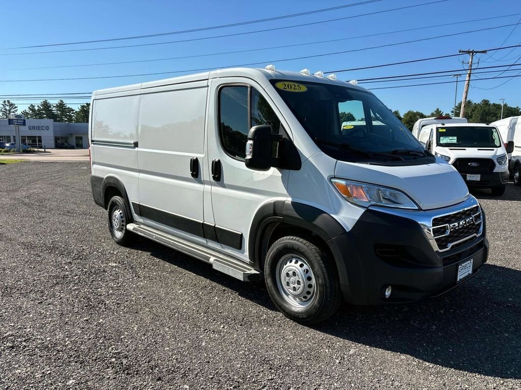 Used 2025 White Ram Base image 1