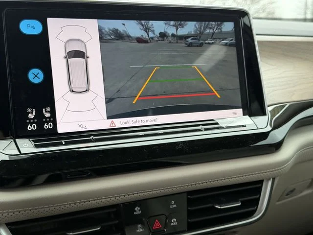 New 2026 White Volkswagen 2.0T SE w/Technology image 14