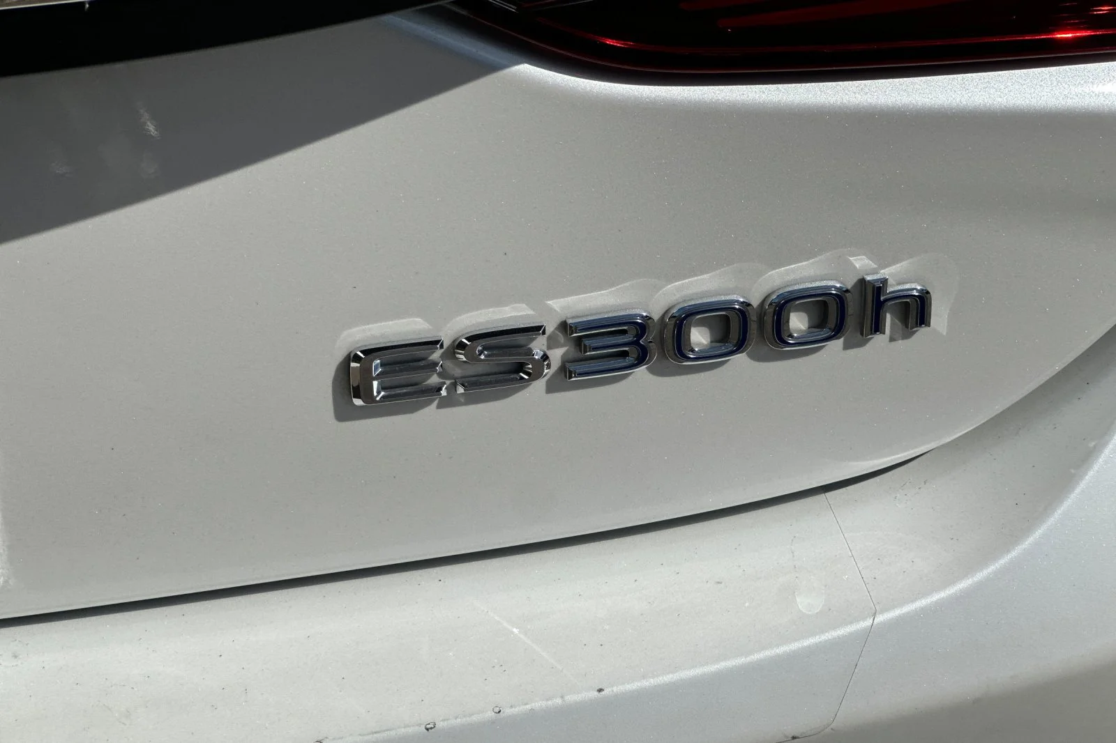 Used 2021 White Pearl Lexus 300h Luxury image 21