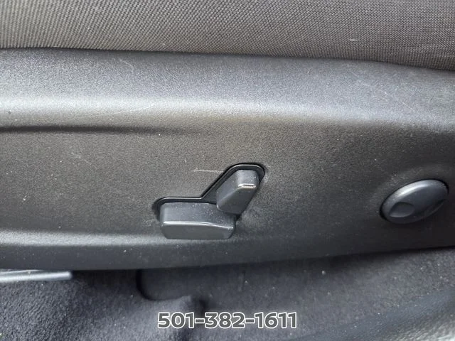 Used 2023 Black Dodge SXT image 18