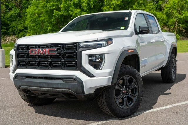 2025 GMC Canyon Elevation 4WD Crew Cab Short Box's photo