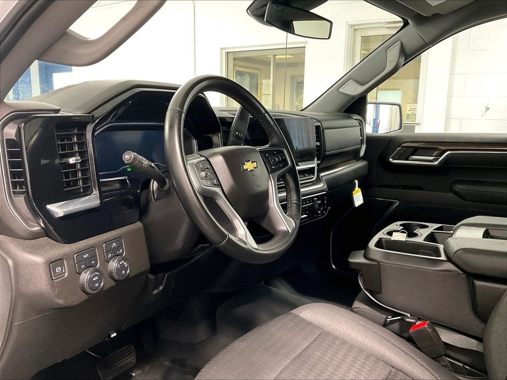 Used 2023 White Chevrolet LT image 8