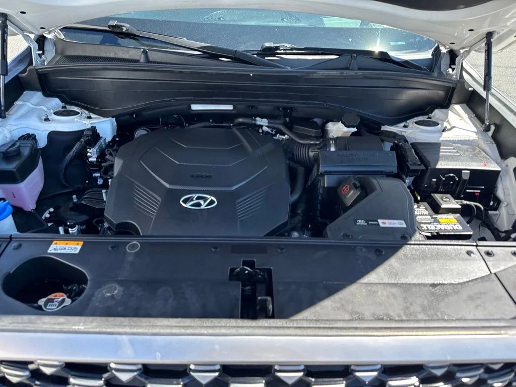 Used 2022 White Hyundai Calligraphy image 17