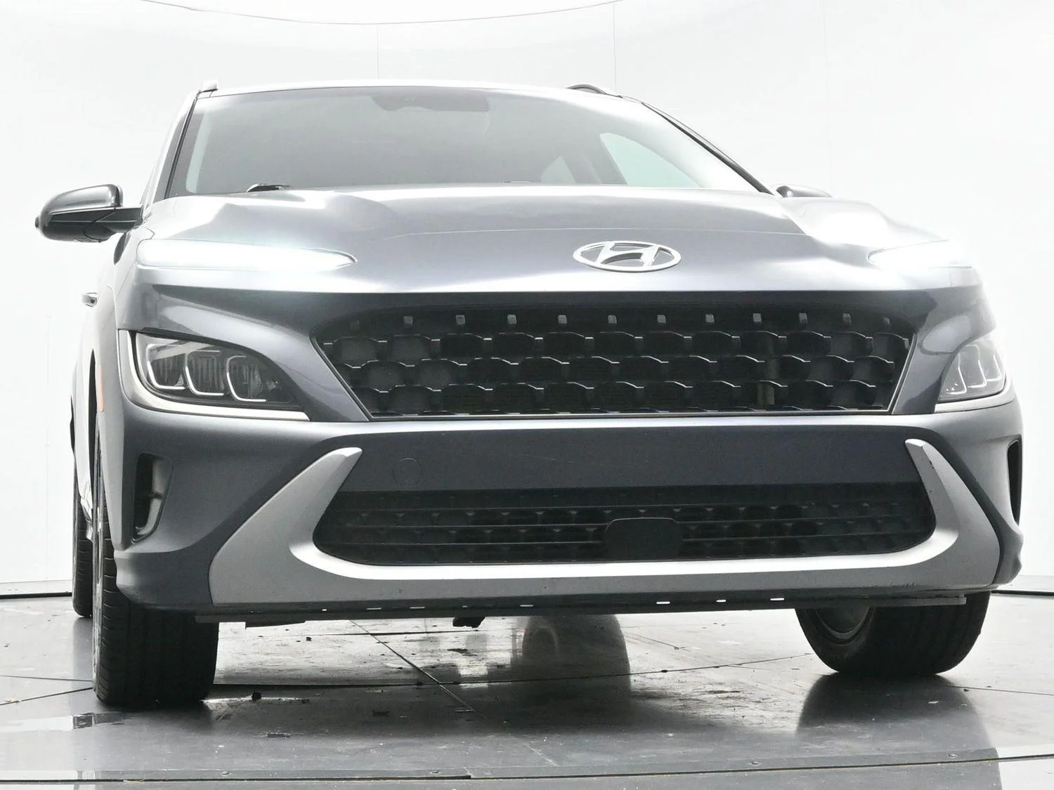 Used 2022 Thunder Gray Hyundai Limited image 42