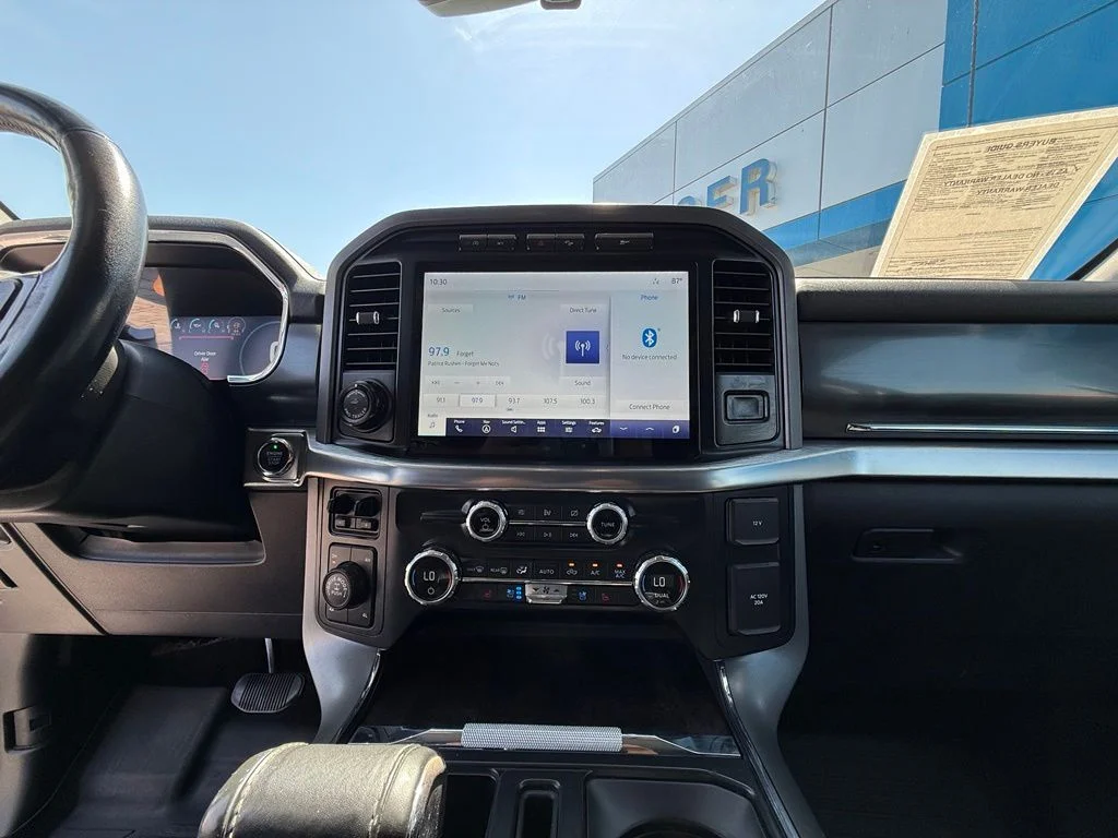 Used 2021 White Ford Lariat image 25