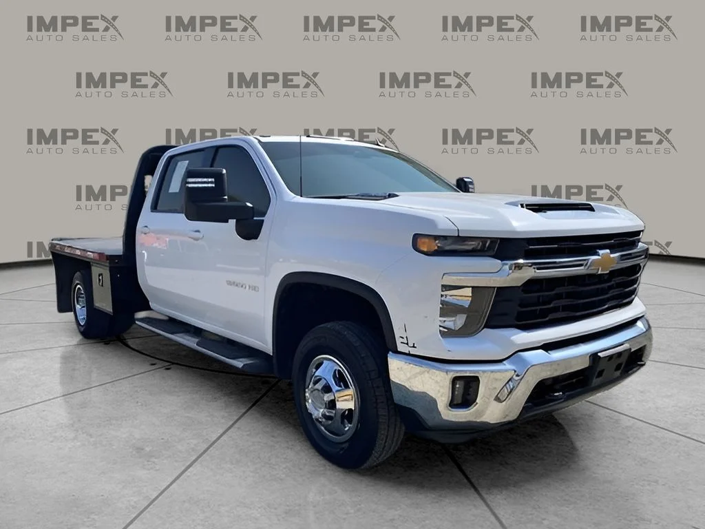 Used 2024 White Chevrolet LT image 8