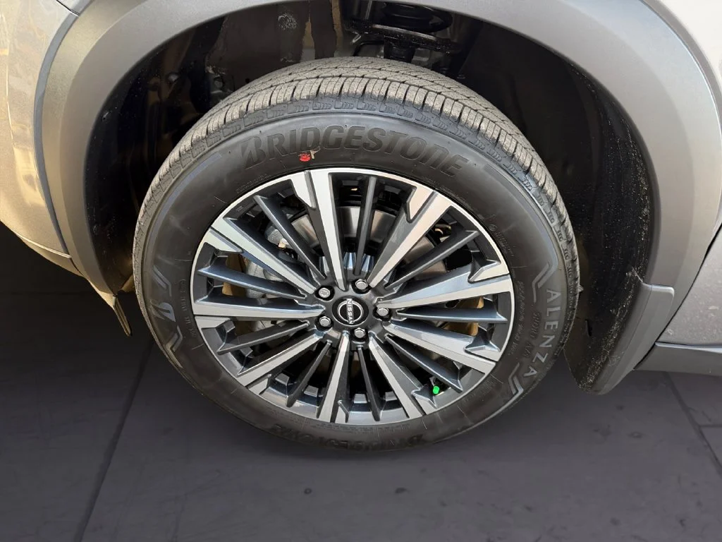 New 2026 Gray Nissan Platinum image 9