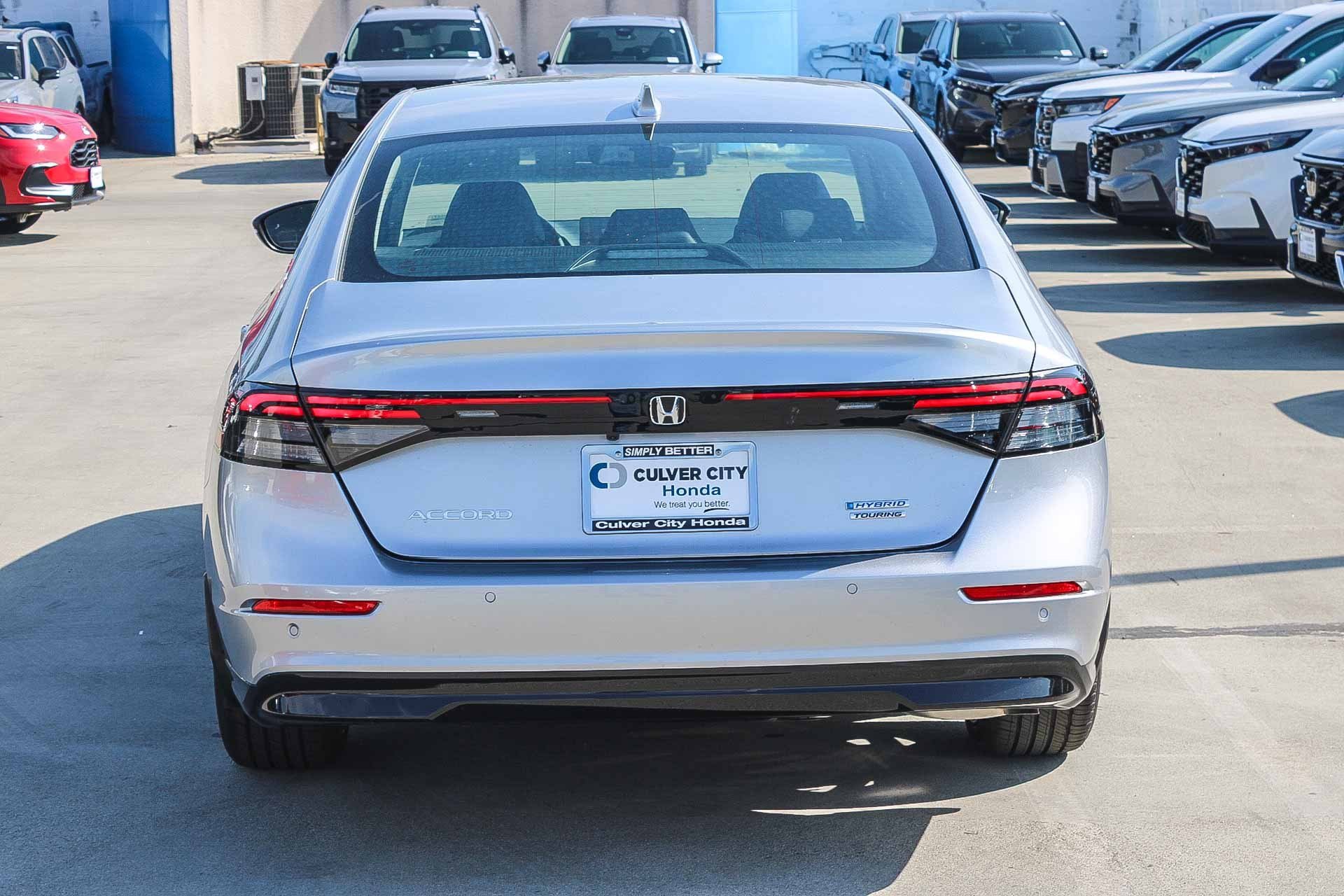 New 2026 Solar Silver Metallic Honda Touring image 7