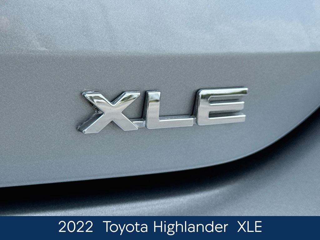 Used 2022 Silver Toyota XLE image 11