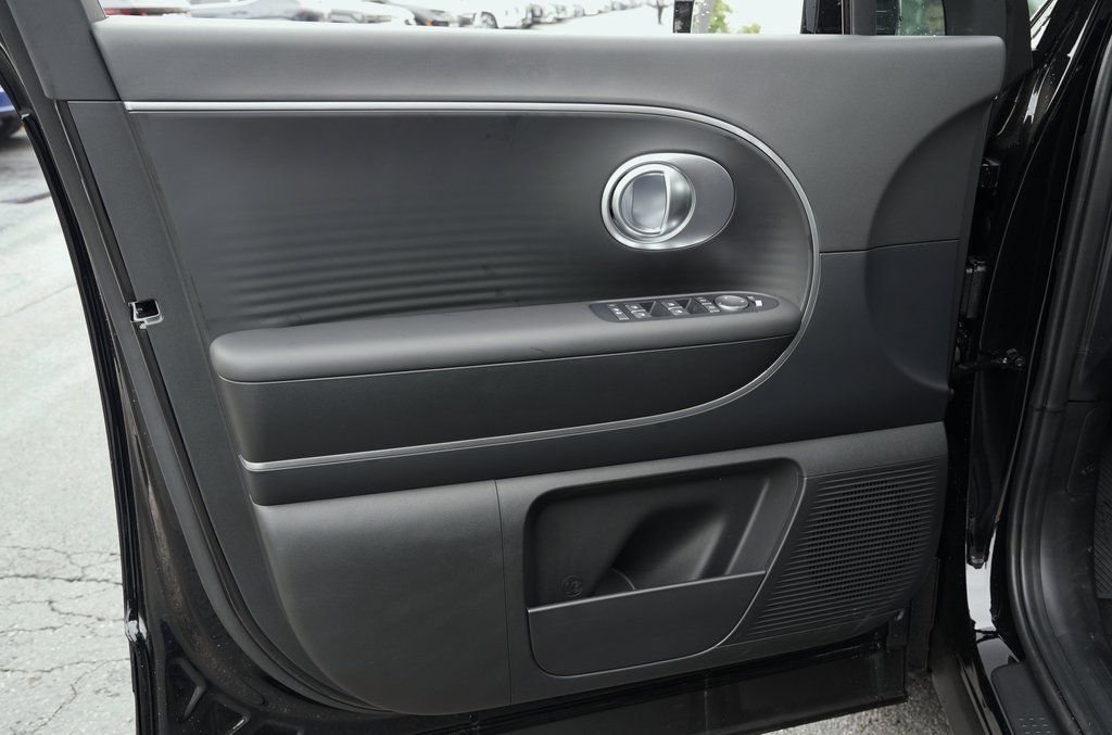 New 2026 Abyss Black Hyundai SE image 33