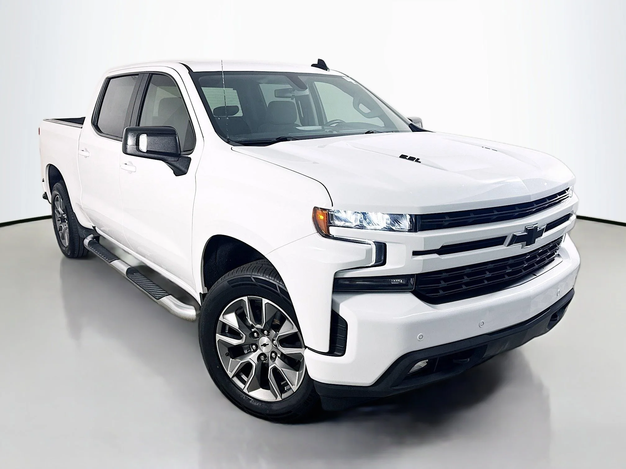 Used 2022 Summit White Chevrolet RST image 1