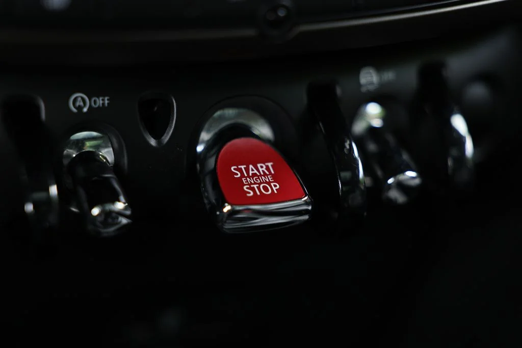Used 2022 Chili Red MINI Signature image 38