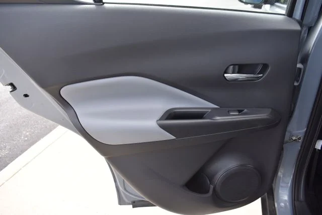 Used 2023 Gray Nissan SR image 12