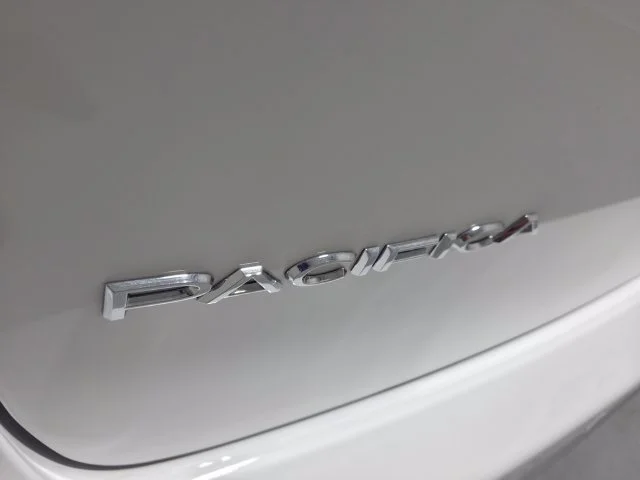 New 2027 Bright White Clear-Coat Paint Chrysler Select image 12