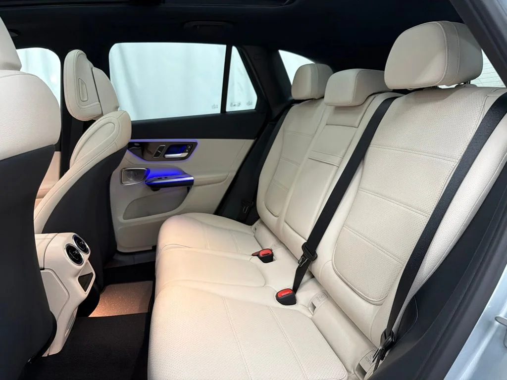 New 2027 Silver Mercedes-Benz GLC 300 image 22