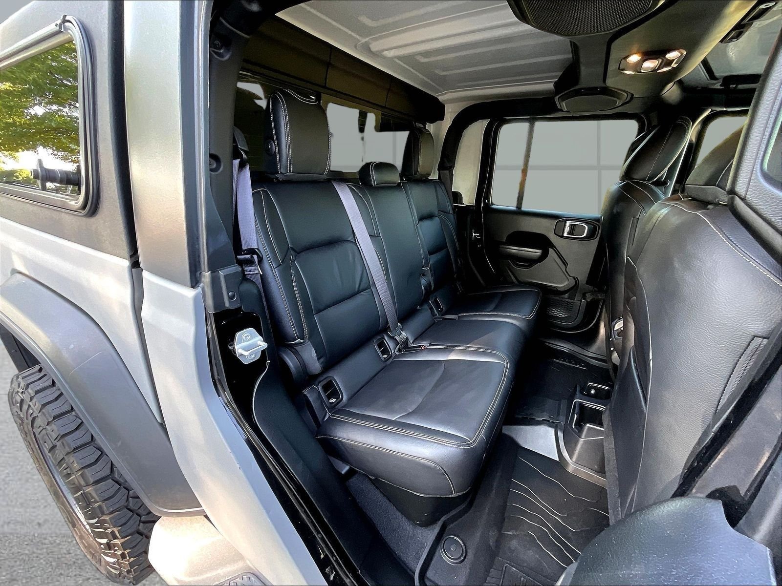 Used 2021 Black Jeep Sport image 27