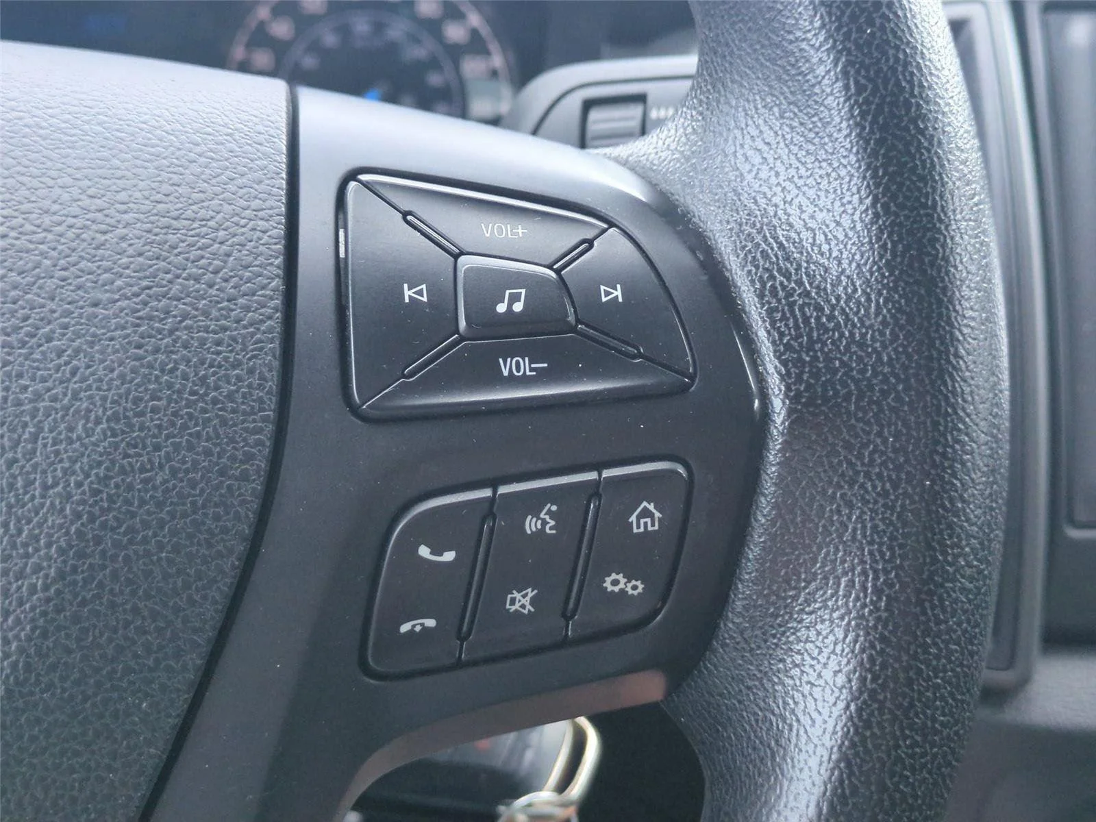 Used 2019 Shadow Black Ford XL image 21
