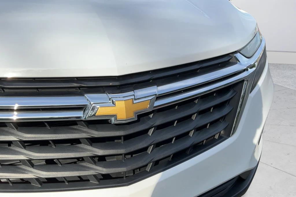 Used 2024 White Chevrolet LS image 28